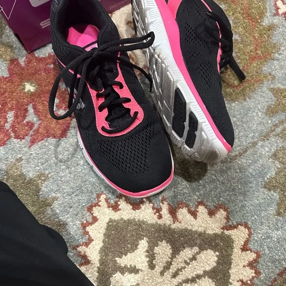 Black and Pink Mesh Athletic Shoes with Cushioned Sole. Excellent condition. - Picture 3 of 8